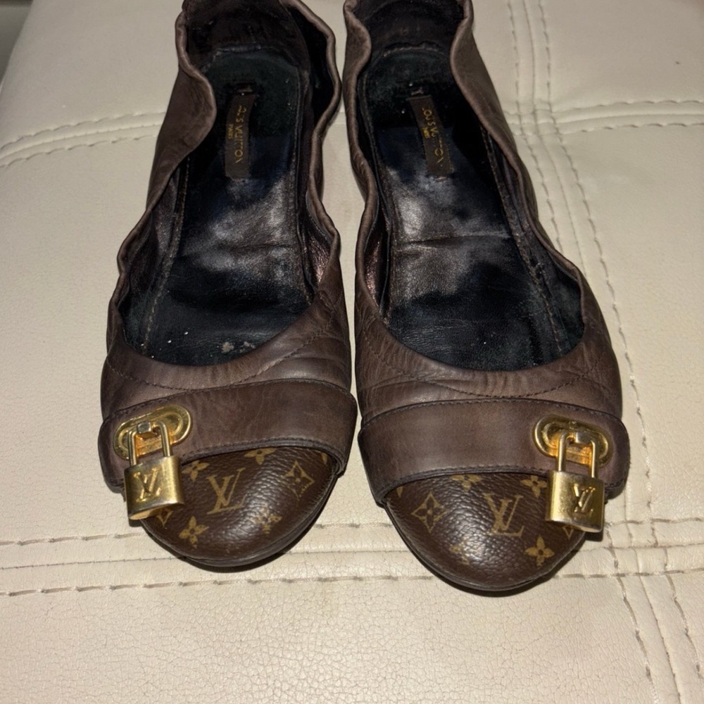 Louis Vuitton flats
